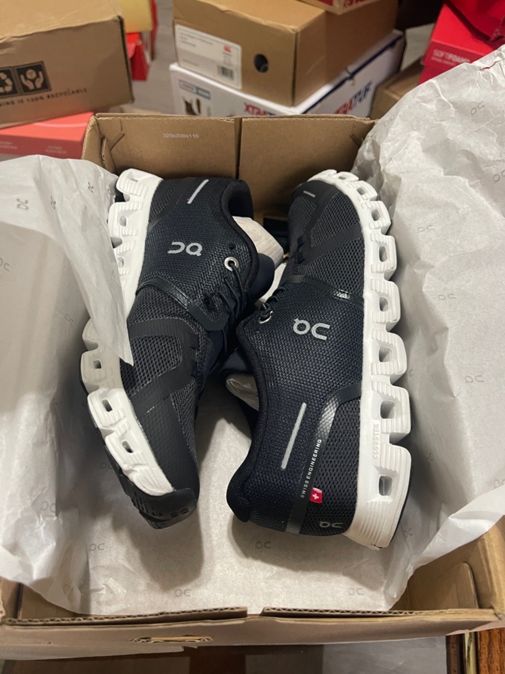 On Running Cloud 5 women’s Sneaker - Black/White - Picture 6 of 6